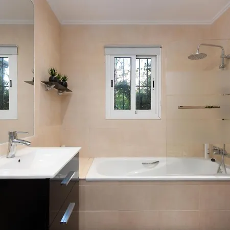 Superb Private Pool Golf Seaview